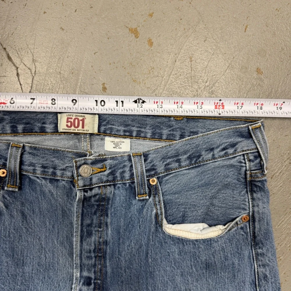 Levi's 501 Jeans Blue Straight Leg Button Fly Denim‎ 36 x 27